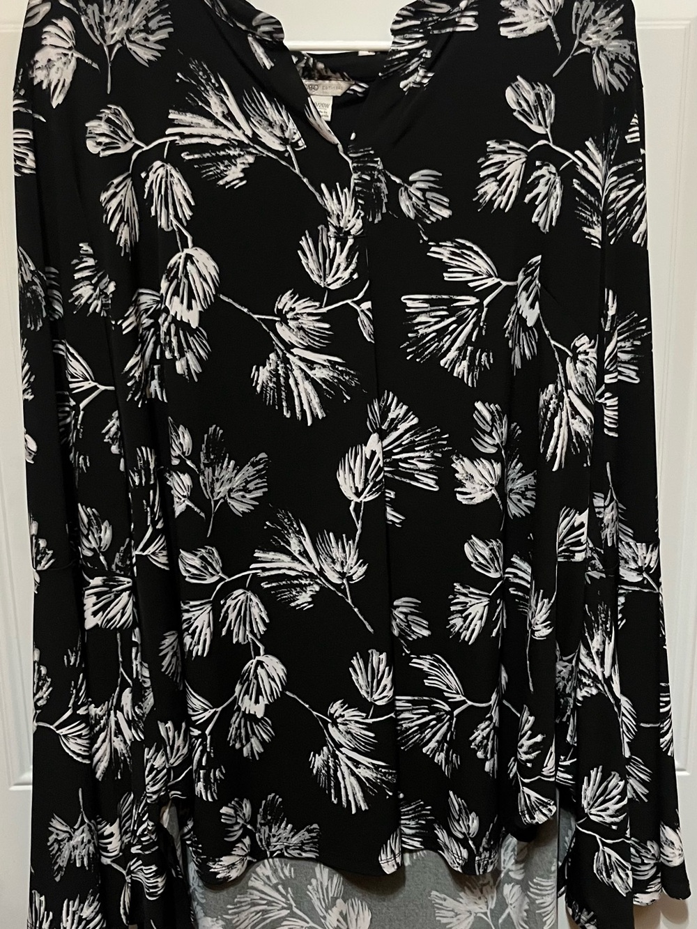Cato Black and White Floral print blouse.